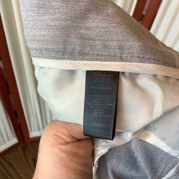 Express Columnist Woman’s Dress Pants Gray and White Plaid Size 6R - Picture 6 of 6